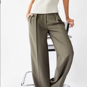 Babaton Aritzia Wide Leg Culotte Pants 2 NWOT